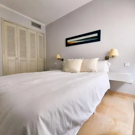 Apartment Torre Triana, Parking Free Gratis! Seville